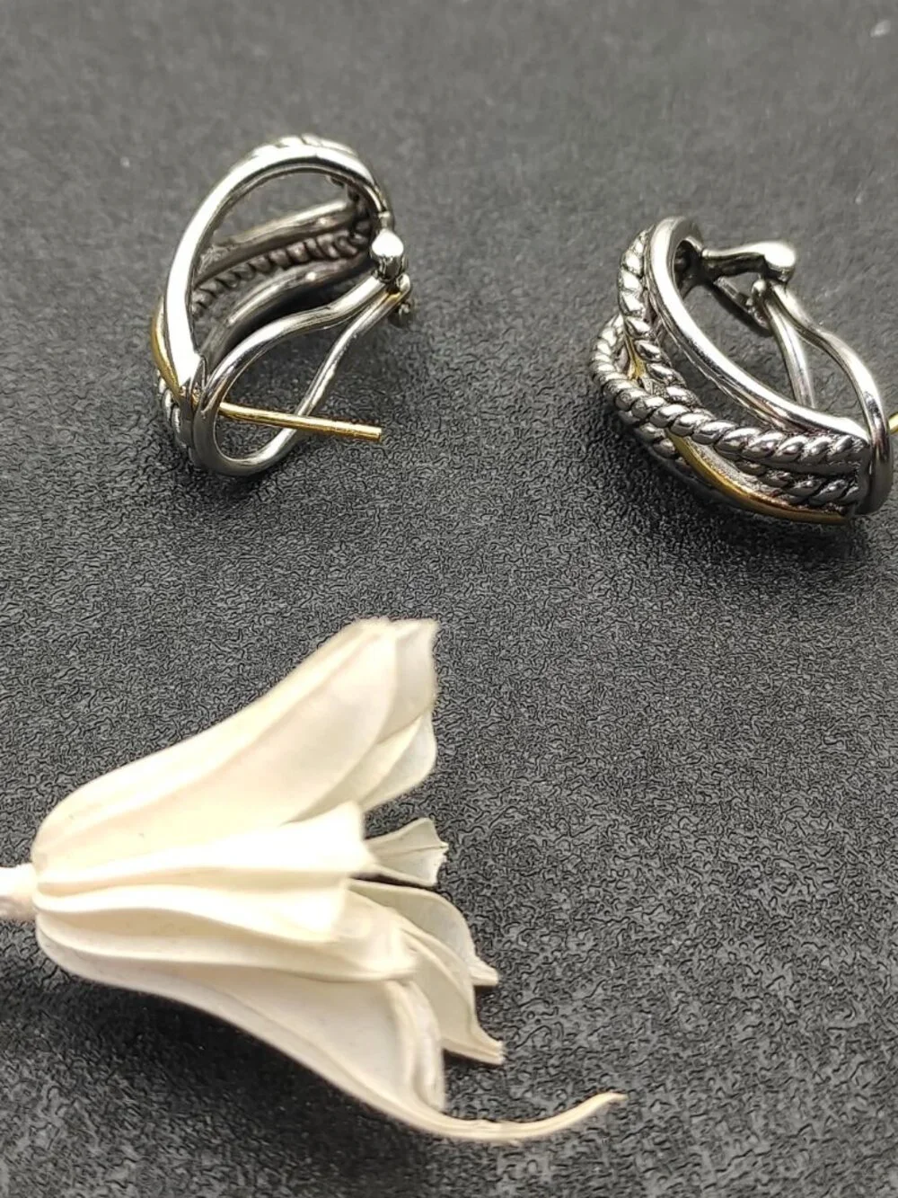 David Yurman 925 Silver Earrings with Original Pouch - Picture 8 of 8